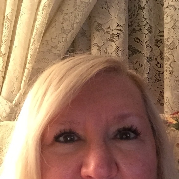 Meet your Posher, Sue - Picture 11 of 16